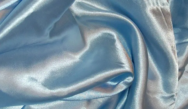  Difference Between Polyester and Silk 